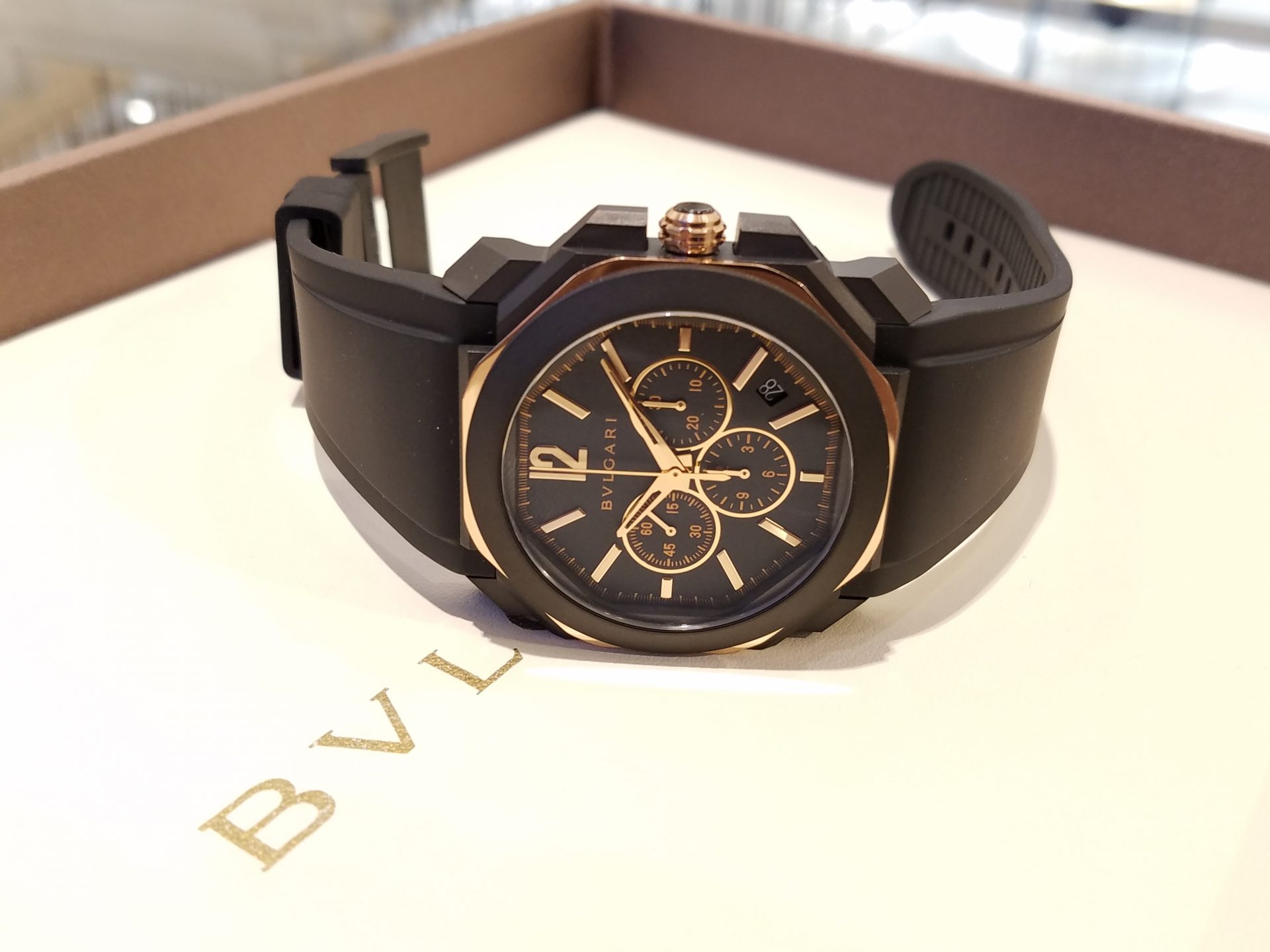 ブルガリ新作クロノグラフ 岡山県でブランド時計 腕時計の正規販売店ならアイジュエリーウマキ